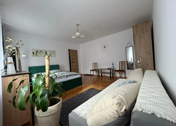 Проживання в сім'ї Arthome