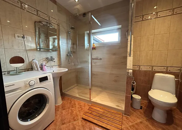 Проживання в сім'ї Arthome